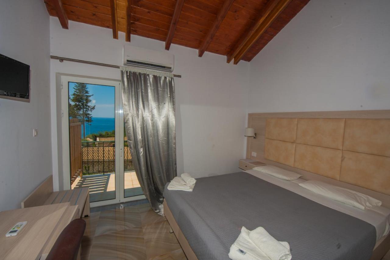 Blue Princess Hotel And Suites Liapades Luaran gambar